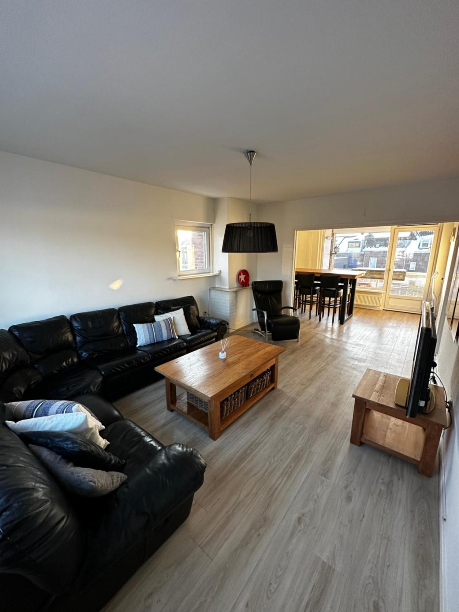 Lovely 2-Bedroom Apartment With Balcony Maastricht Esterno foto